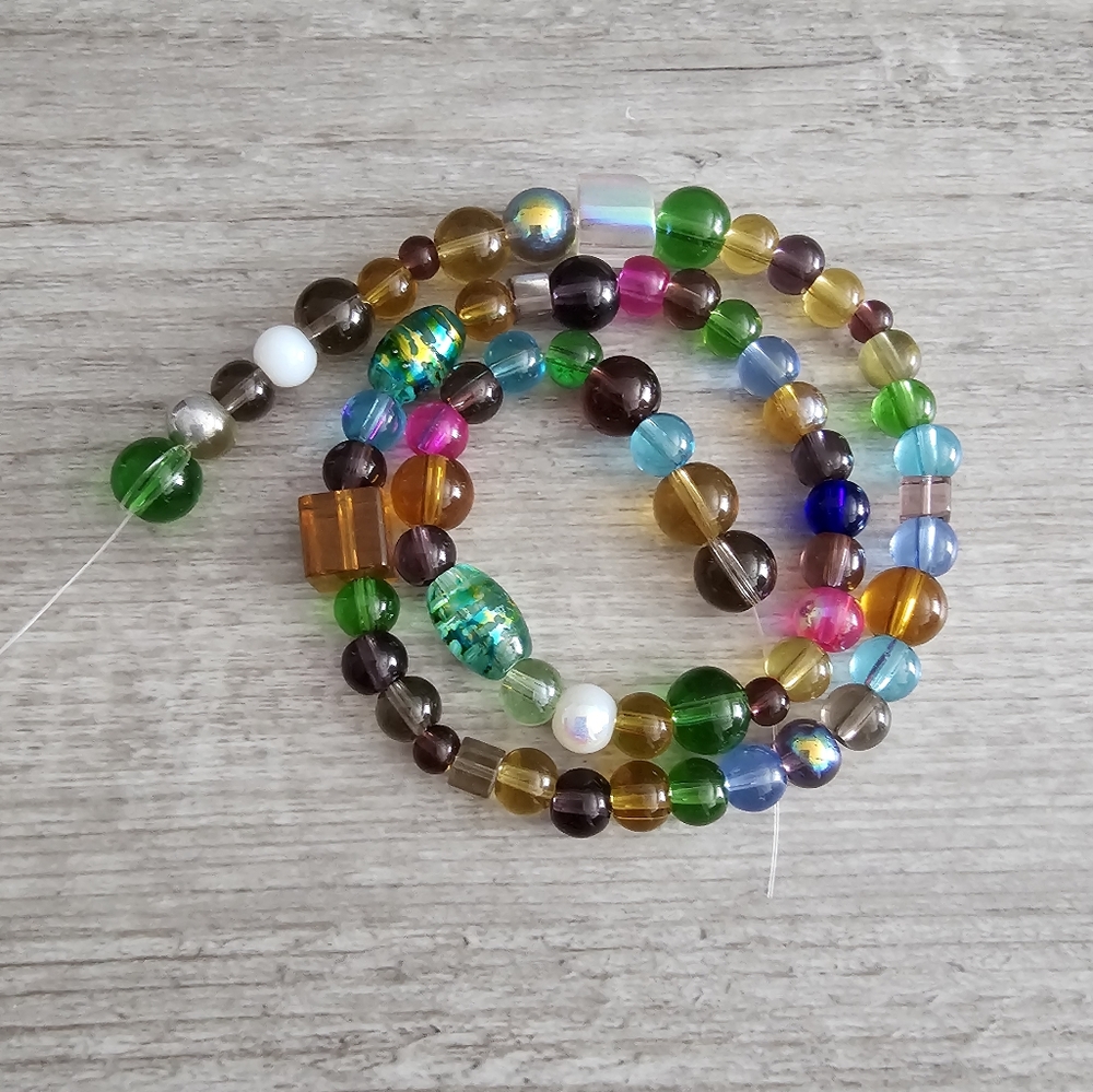 005 Multi- color, multi-size glass beads for jewelry making - 15 inch strand